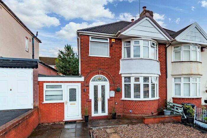3 Bedroom Semi-Detached House To Rent In Oak Park Road, Stourbridge, West Midlands, DY8