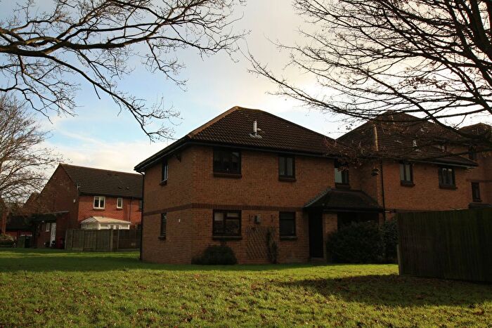 1 Bedroom Flat To Rent In Colnbrook, Berkshire, SL3