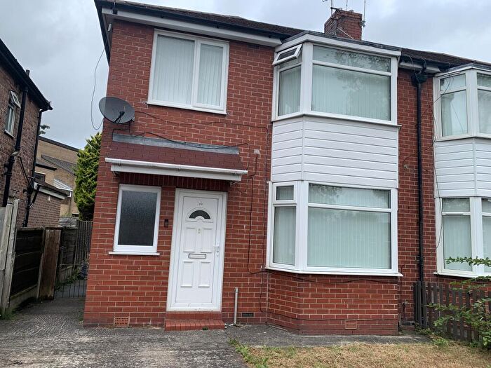 3 Bedroom Semi-Detached House To Rent In Oak Avenue, Whitefield, M45