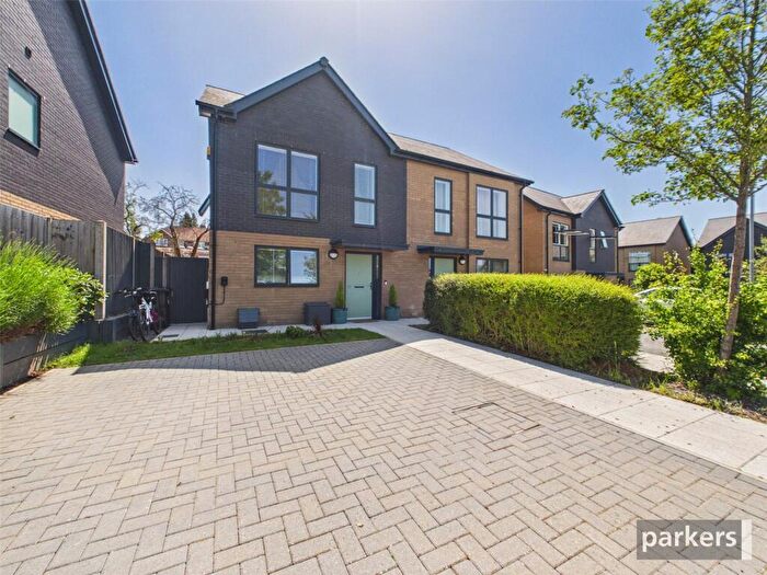 3 Bedroom Semi-Detached House For Sale In Sutton Close, Earley, Reading, Berkshire, RG6