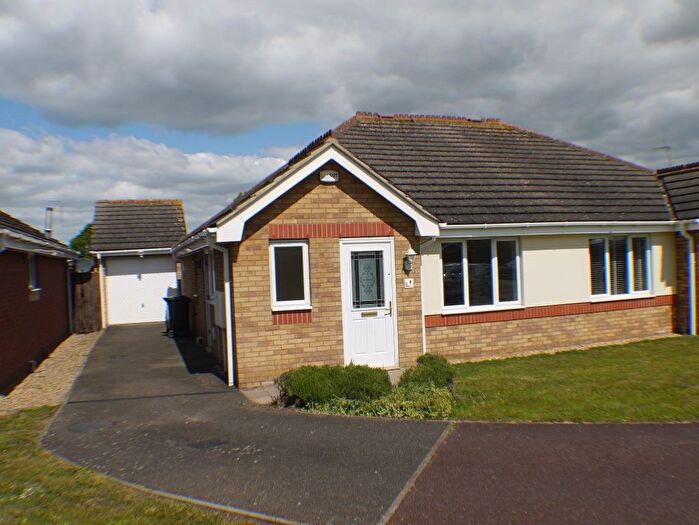 2 Bedroom Bungalow To Rent In Glebe View, Market Deeping, PE6
