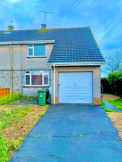 1 Bedroom Flat To Rent In Moorfields Road, Bristol, BS48