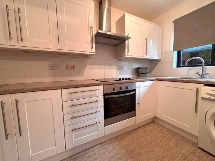 2 Bedroom Terraced House To Rent In Oaklands, Horley, RH6