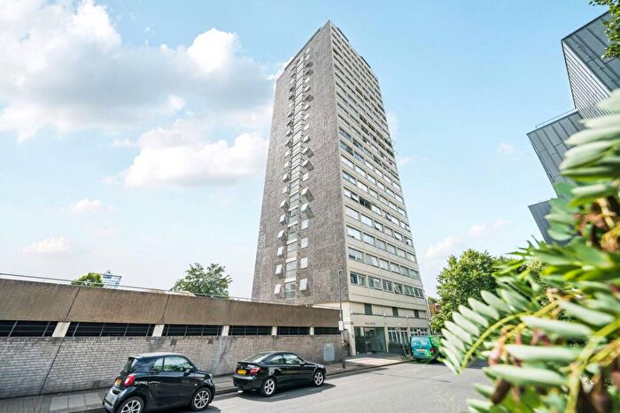 2 Bedroom Flat To Rent In Austin Road, Battersea, London, SW11