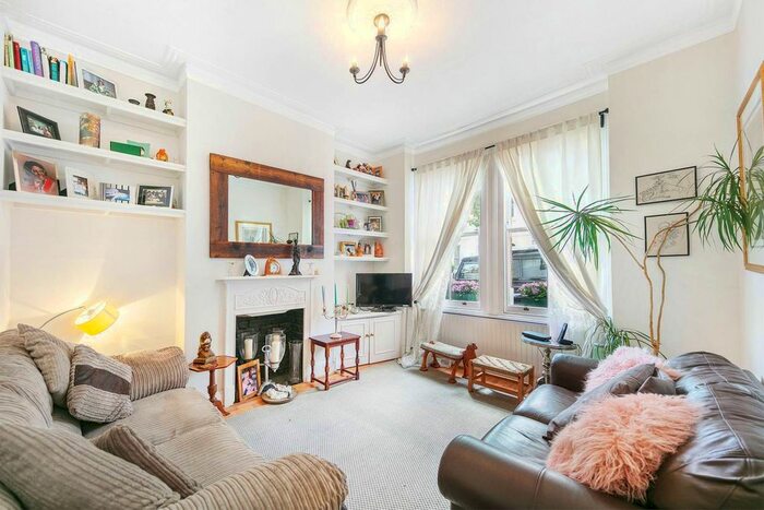 1 Bedroom Flat To Rent In Ingelow Road, Diamond Conservation Area, London, SW8