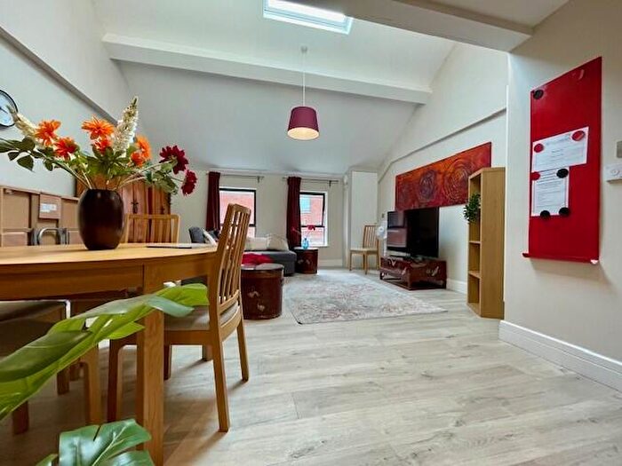 3 Bedroom Apartment To Rent In The Courtyard, New North Road, Exeter, EX4