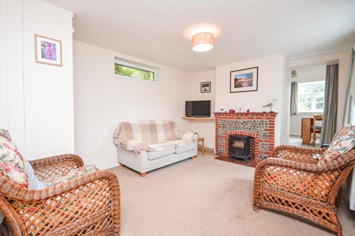 2 Bedroom Cottage To Rent In Grouts Lane, Salthouse, NR25