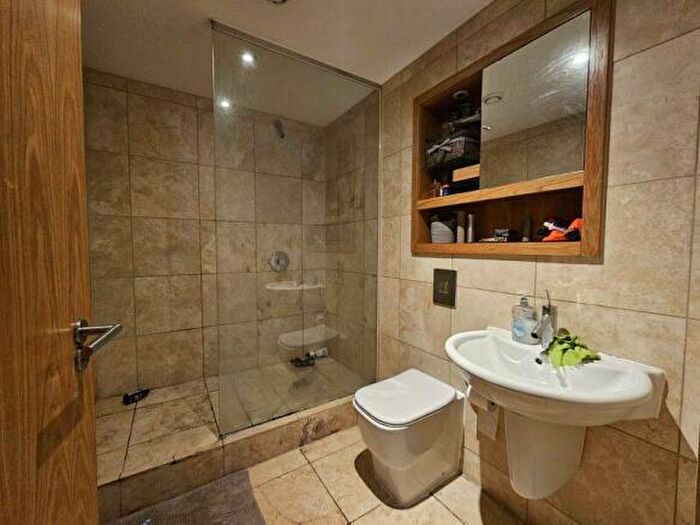 2 Bedroom Apartment To Rent In Church Street, Manchester, M4