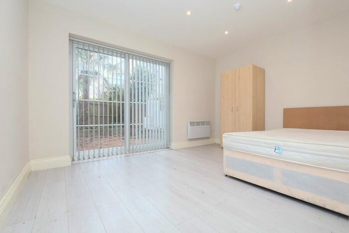 Studio To Rent In Clarendon Rise, Lewisham, London, SE13