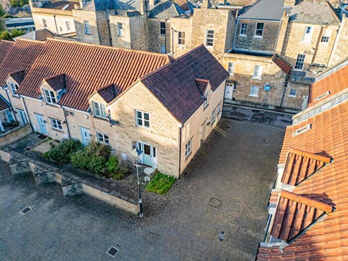 3 Bedroom House For Sale In Devonshire Mews, Bath, BA2