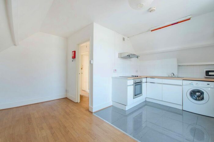 1 Bedroom Flat To Rent In Peckham High Street, Peckham, London, SE15