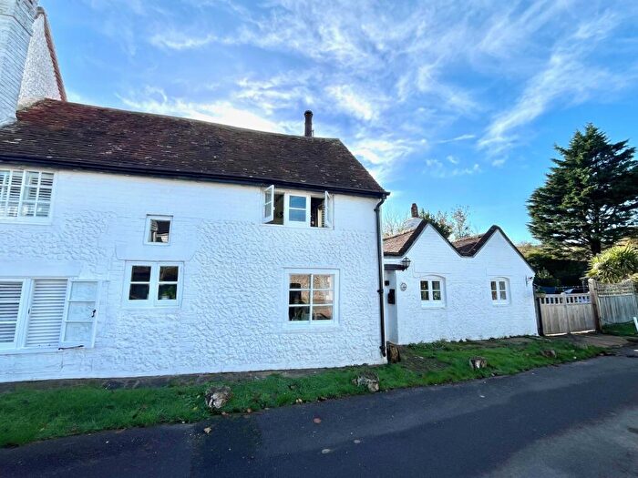 3 Bedroom Cottage To Rent In The Street, Piddinghoe, BN9