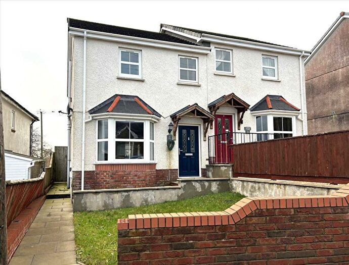 3 Bedroom Semi-detached House To Rent In Napier, Heol Y Banc, Bancffosfelen, Llanelli, SA15