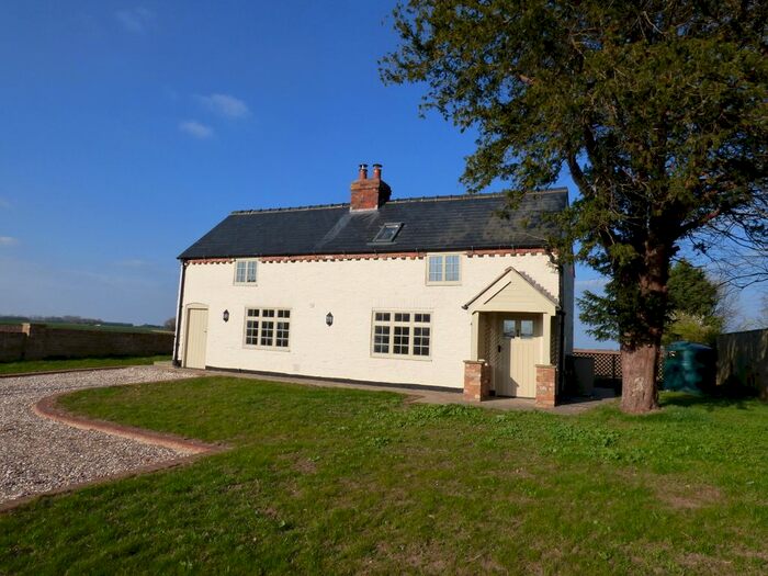 3 Bedroom Detached House To Rent In Wragholme Road, Grainthorpe, Louth LN11