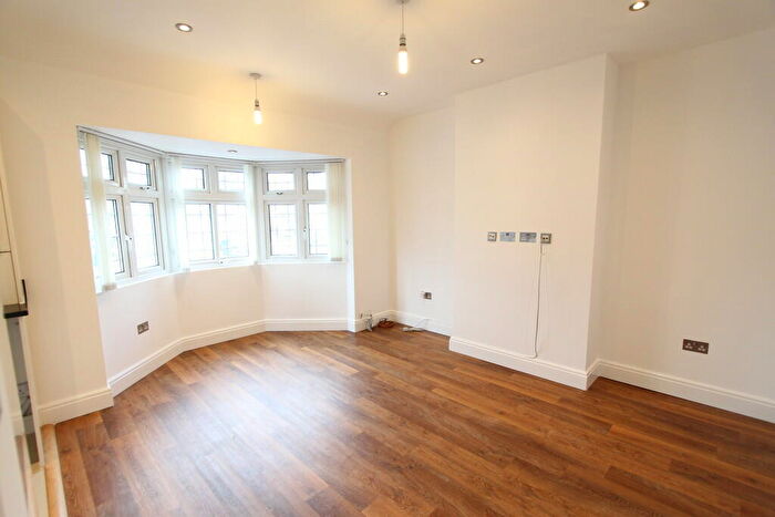 2 Bedroom Maisonette To Rent In Sidcup Road, Mottingham, SE9