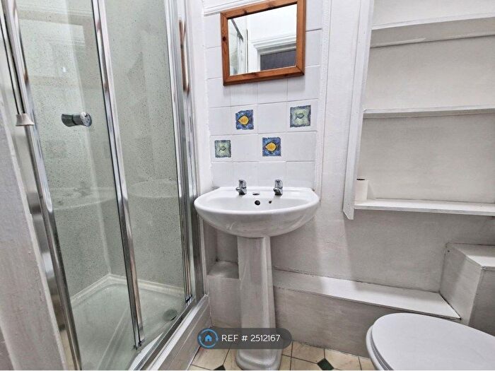 1 Bedroom Flat To Rent In Park Lane, Chippenham, SN15