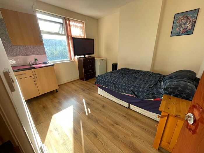 1 Bedroom Studio To Rent In Ladysmith Road, Tottenham, N17