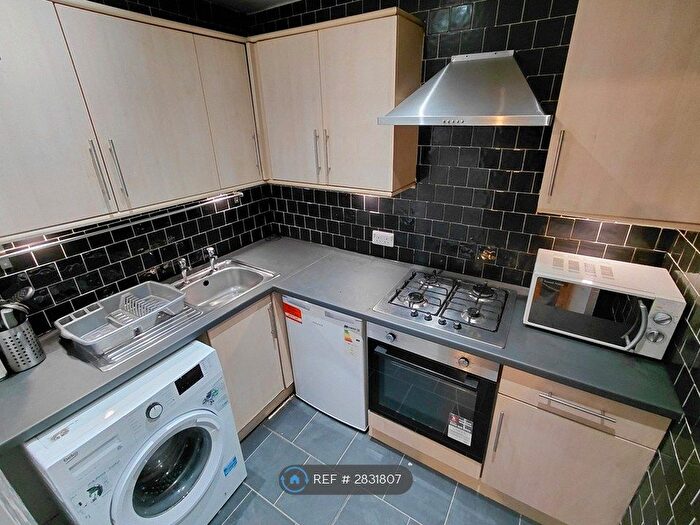 2 Bedroom Flat To Rent In Garthland Drive, Glasgow, G31