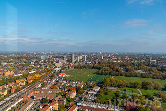 2 Bedroom Apartment To Rent In Menara Point, Twlevetrees Park, E16