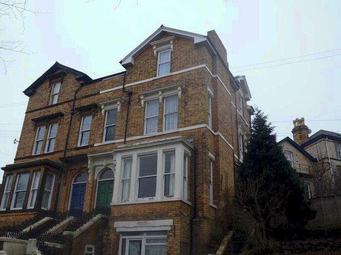 1 Bedroom Ground Flat To Rent In Cromwell Parade, Scarborough, YO11