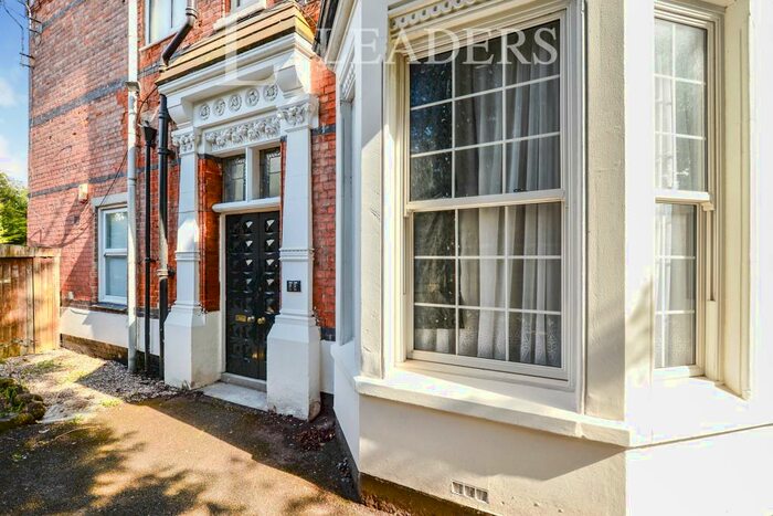 1 Bedroom Apartment To Rent In Chestnut Grove, NG3