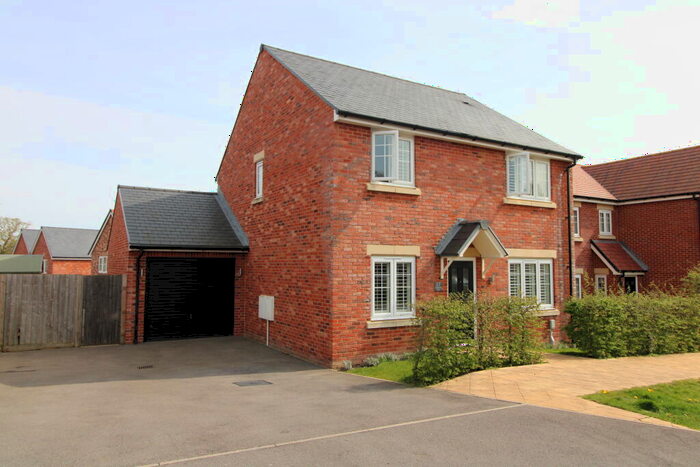 4 Bedroom Detached House For Sale In Oakfield Lane, Thatcham, RG19