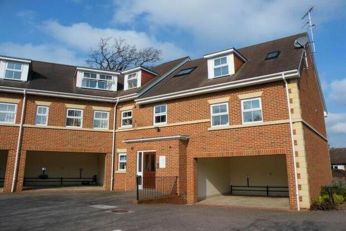 1 Bedroom Flat To Rent In Connaught Road, Fleet, GU51