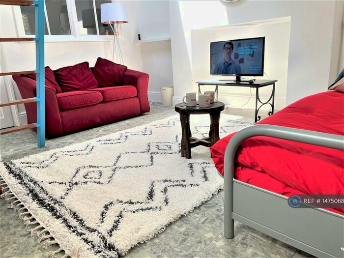 Studio To Rent In Castle Road, Cowes, PO31