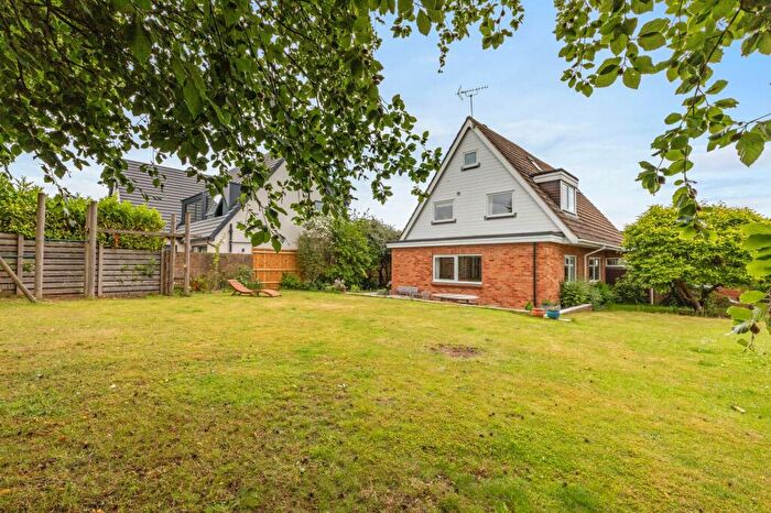 6 Bedroom Detached House For Sale In Natwoke Close, Beaconsfield, HP9