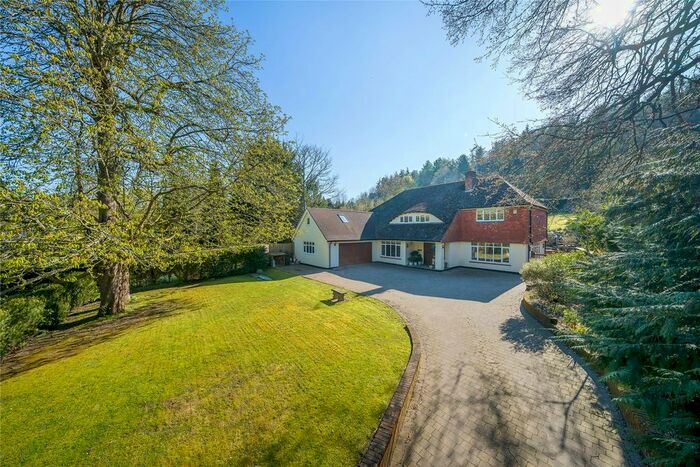 4 Bedroom Detached House For Sale In East Horsley, Surrey, KT24