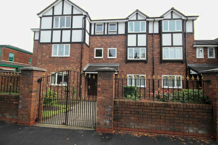 2 Bedroom Flat To Rent In Half Edge Lane, Eccles, M30