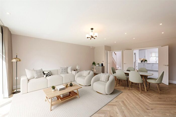 3 Bedroom Semi-detached House For Sale In London Road, Ascot, RG12