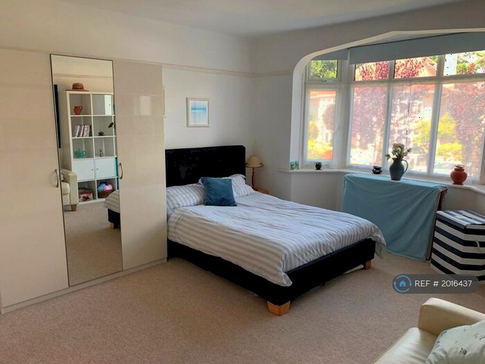 Studio To Rent In Westbourne, Bournemouth, BH4