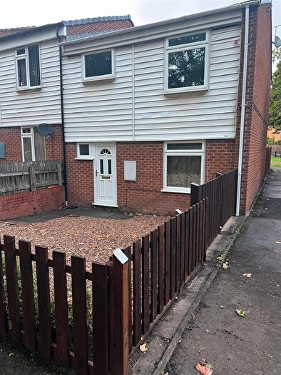 3 Bedroom End Of Terrace House To Rent In Brockenhurst Gardens, Nottingham, NG3