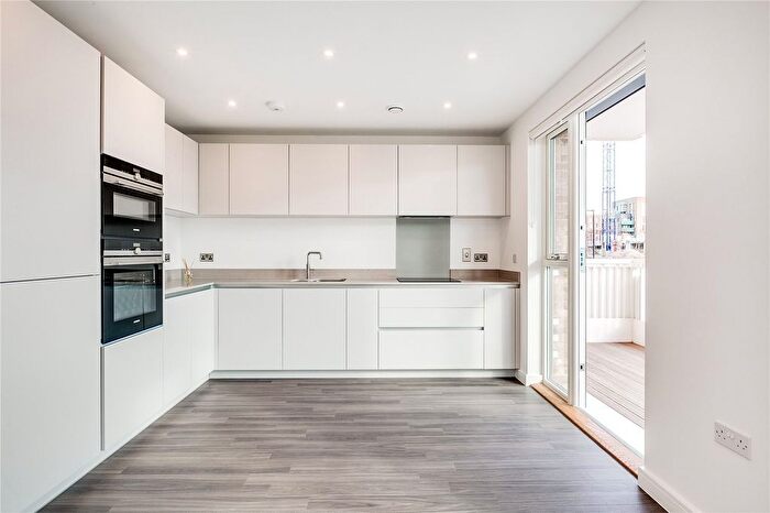 2 Bedroom Flat To Rent In Busford Court, Enfield Road-, W3