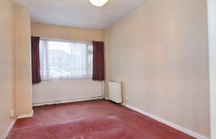 1 Bedroom Flat For Sale In Flat Rotherwick Court, Alexandra Road, Farnborough, Hampshire, GU14