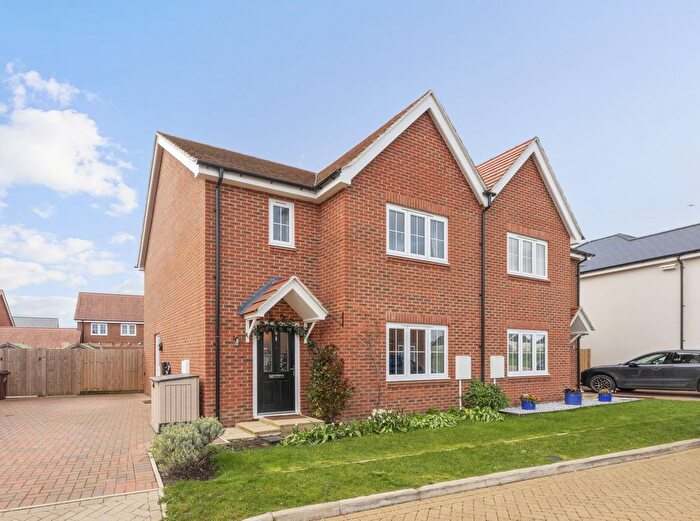 3 Bedroom Semi Detached House For Sale In Hedgehog Way, Haddenham, Aylesbury, HP17