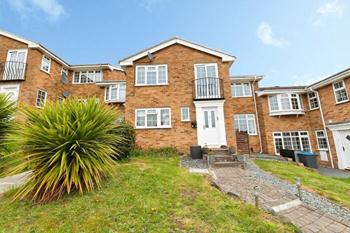 3 Bedroom Terraced House For Sale In Leas Close, Chessington, KT9