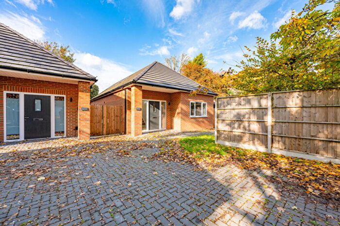 3 Bedroom Detached Bungalow To Rent In B Portsmouth Road, Southampton, SO19