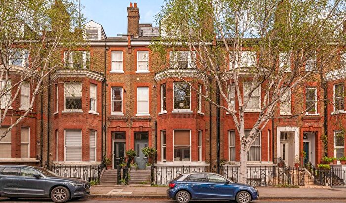 1 Bedroom Flat To Rent In Castellain Road, Maida Vale, London, W9