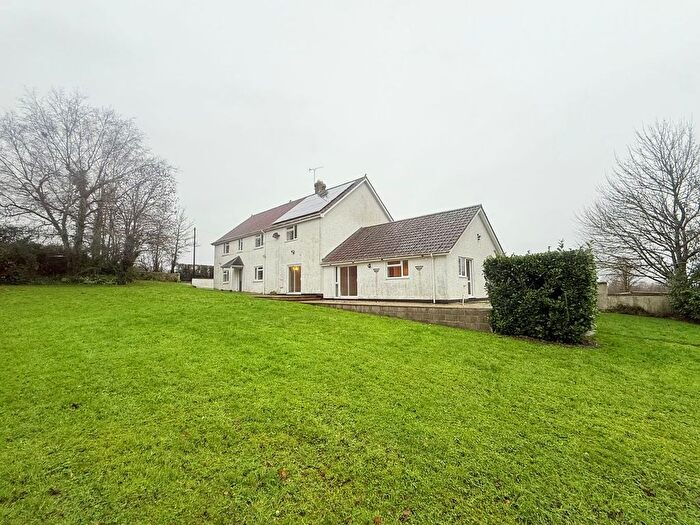 7 Bedroom Farmhouse To Rent In West Buckland, Wellington, TA21