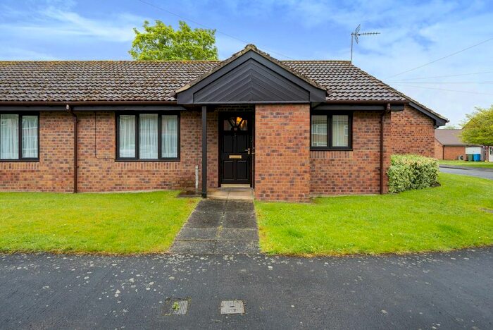 2 Bedroom Bungalow For Sale In Vicarage Close, Bubwith, Selby, YO8