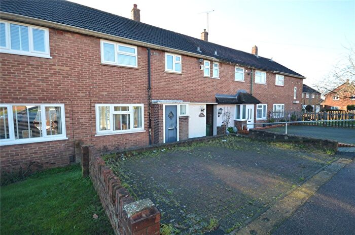 3 Bedroom Terraced House For Sale In Catsbrook Road, Luton, Bedfordshire, LU3