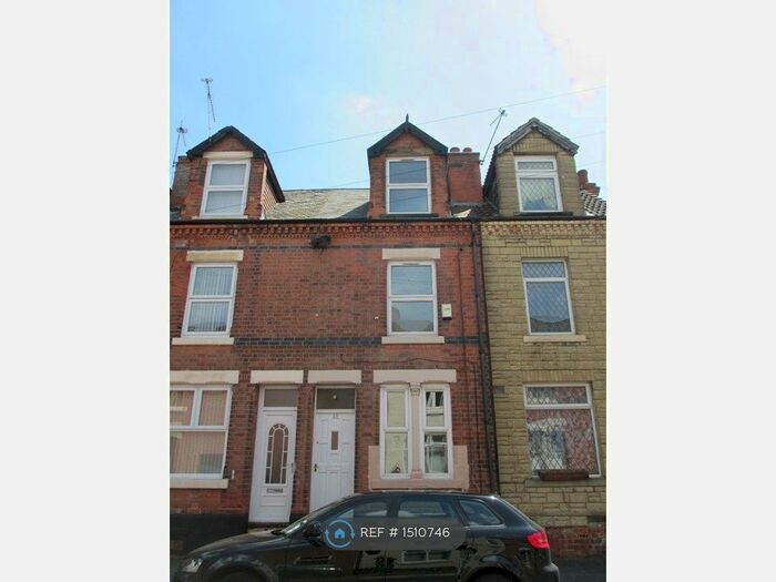 3 Bedroom Terraced House To Rent In St. Christopher Street, Nottingham, NG2