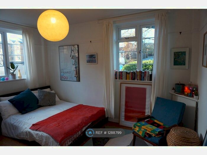 2 Bedroom Flat To Rent In Sherborne Court, London SE20