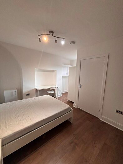 8 Bedroom House Of Multiple Occupation To Rent In Eccles Old Road, Salford, M6