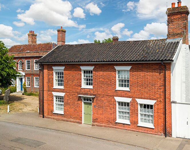 4 Bedroom Link Detached House For Sale In Eye, Suffolk, IP23