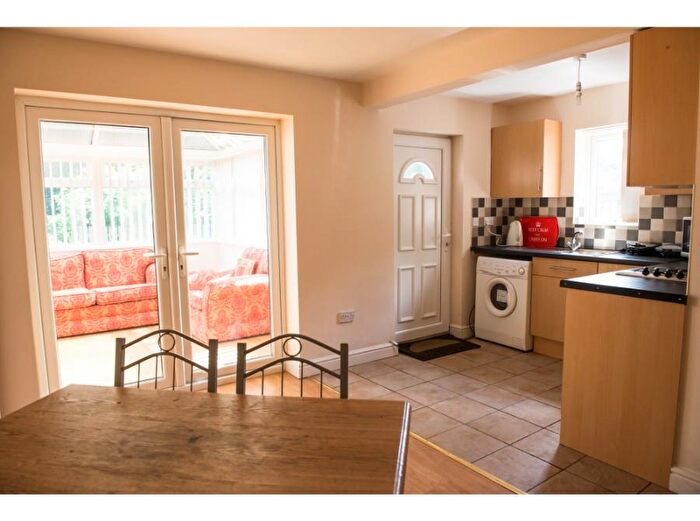 3 Bedroom House To Rent In Oxford Street, Crookesmoor, S6