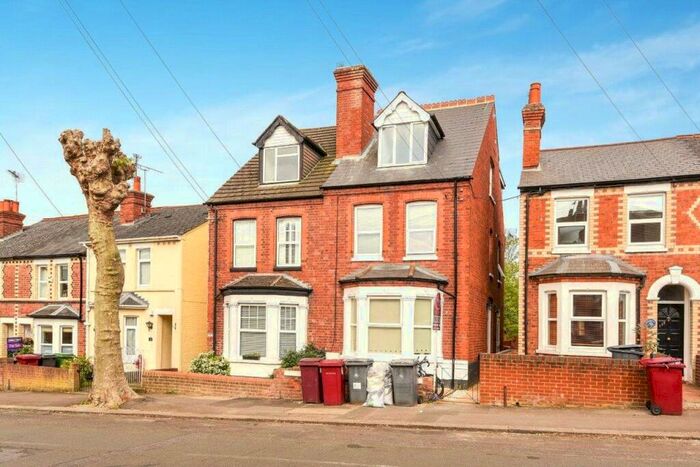 2 Bedroom Apartment To Rent In Waverley Road, Reading, Berkshire, RG30