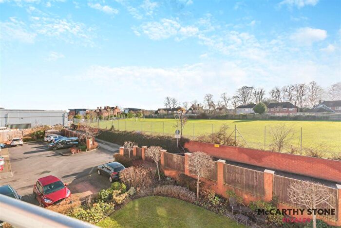 1 Bedroom Apartment For Sale In Benedict Court, Western Avenue, Newbury, Berkshire, RG14
